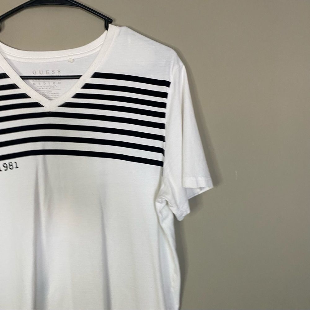 Men's guess black striped white t-Shirt - Picture 6 of 10